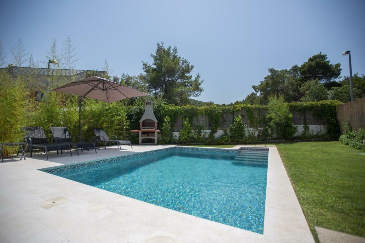 Luxury Apartment With Private Heated Pool 시베니크 외부 사진
